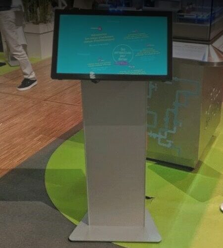 Stand-borne-tactile-10